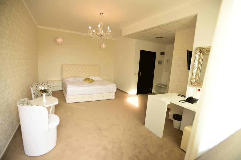 La Rocca Boutique Hotel Craiova Esterno foto