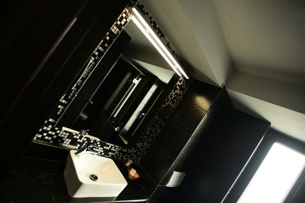 La Rocca Boutique Hotel Craiova Esterno foto