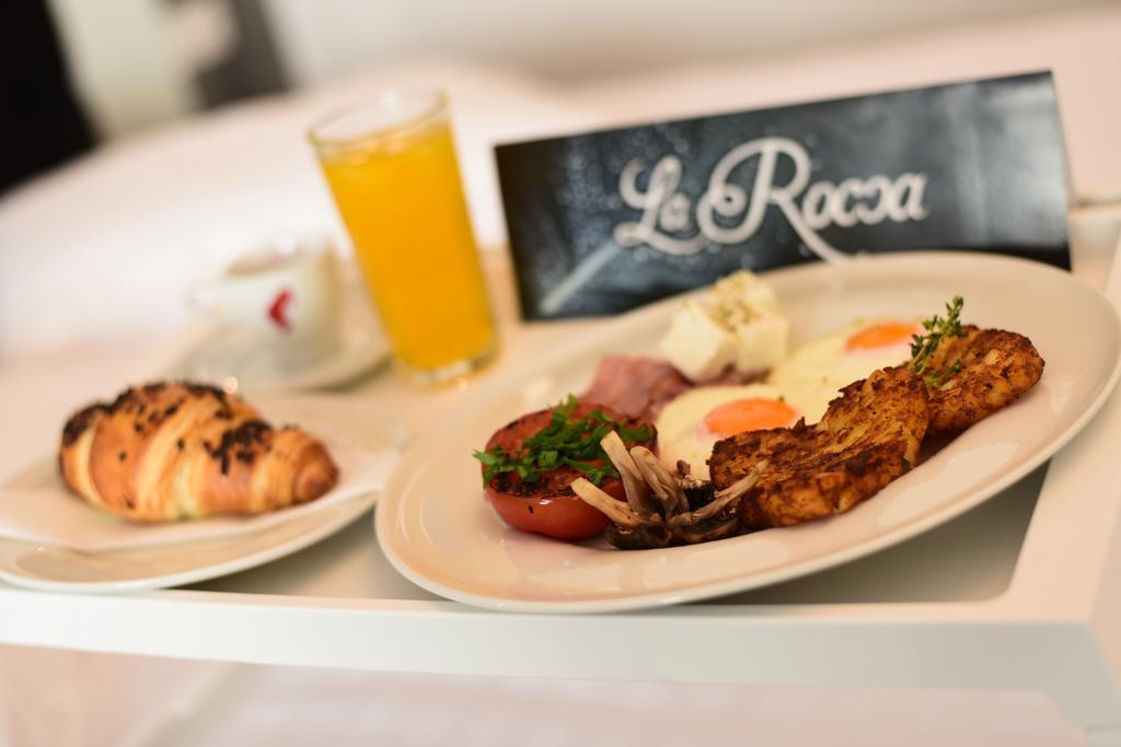 La Rocca Boutique Hotel Craiova Esterno foto