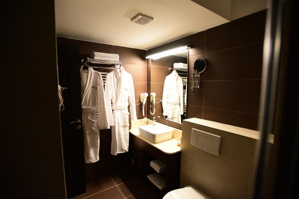 La Rocca Boutique Hotel Craiova Esterno foto