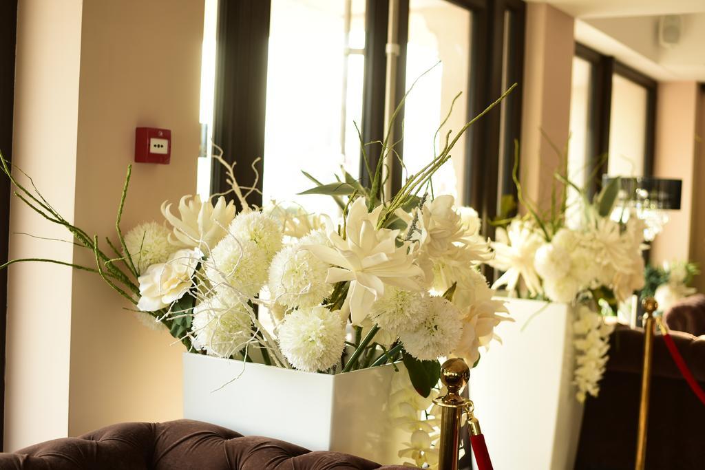 La Rocca Boutique Hotel Craiova Esterno foto