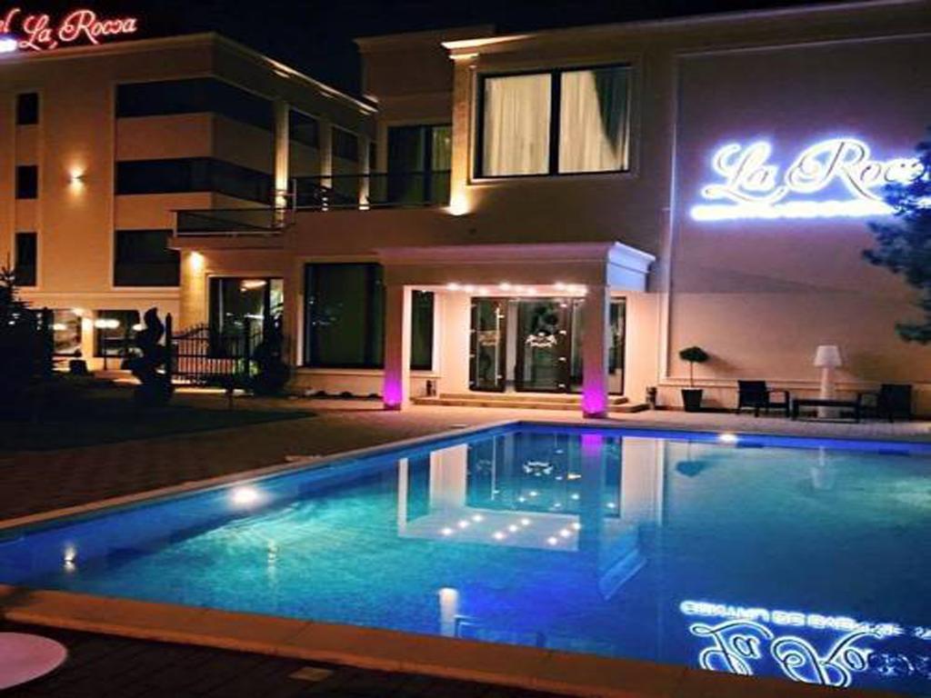 La Rocca Boutique Hotel Craiova Esterno foto