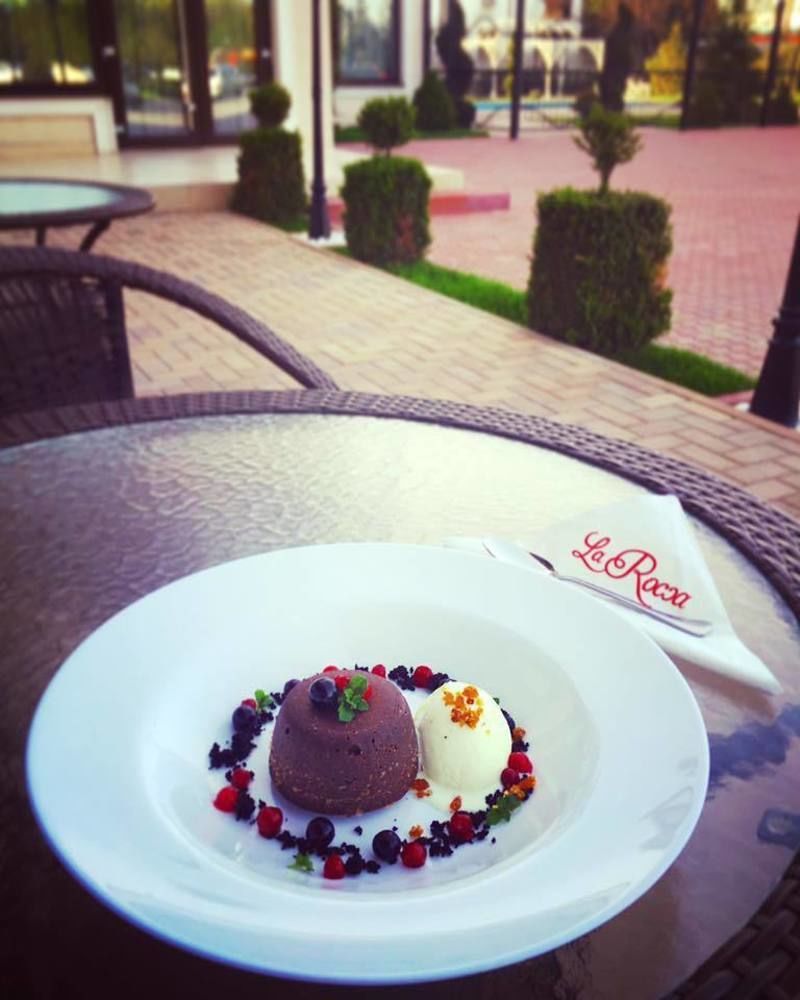 La Rocca Boutique Hotel Craiova Esterno foto