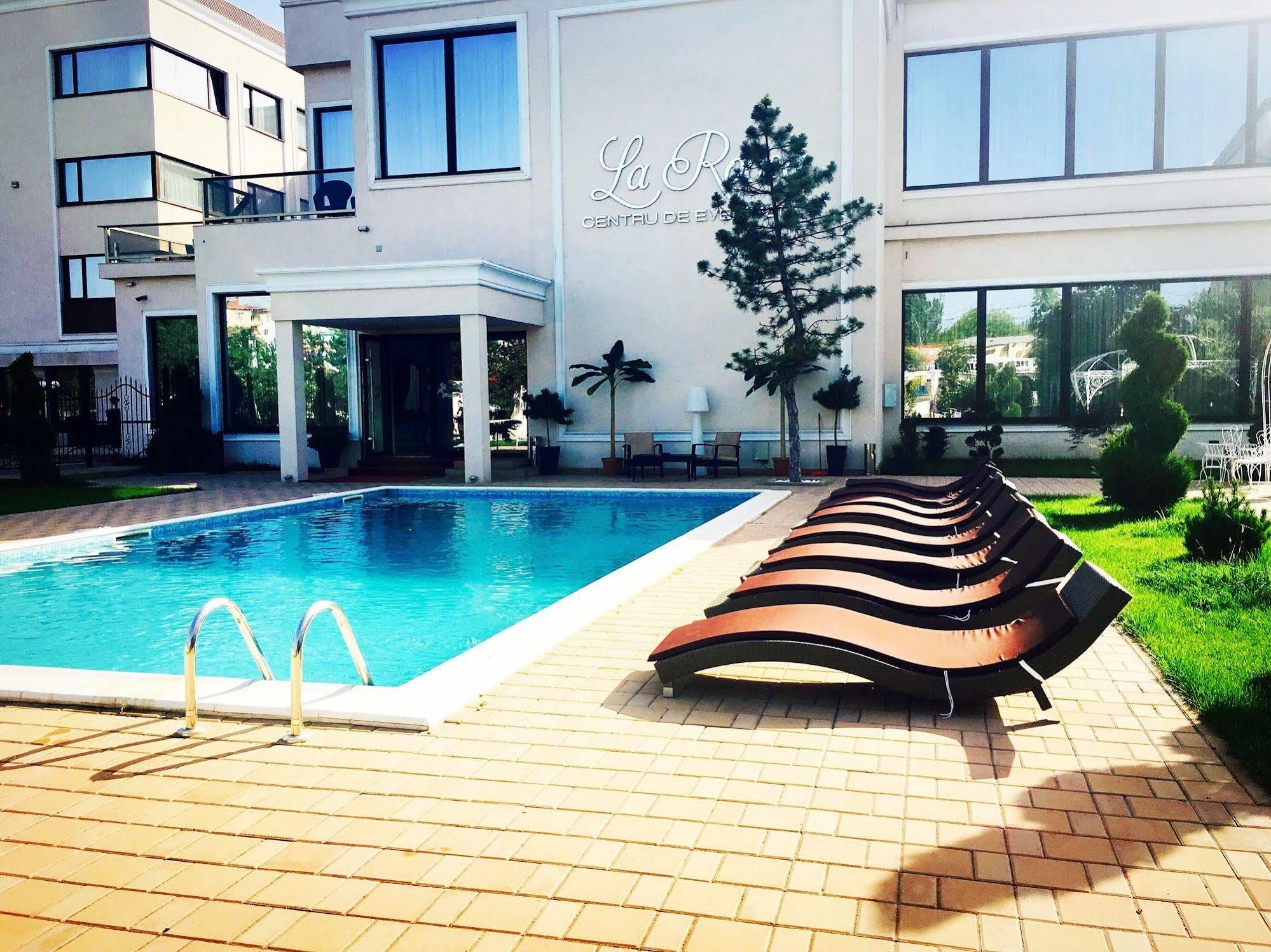 La Rocca Boutique Hotel Craiova Esterno foto